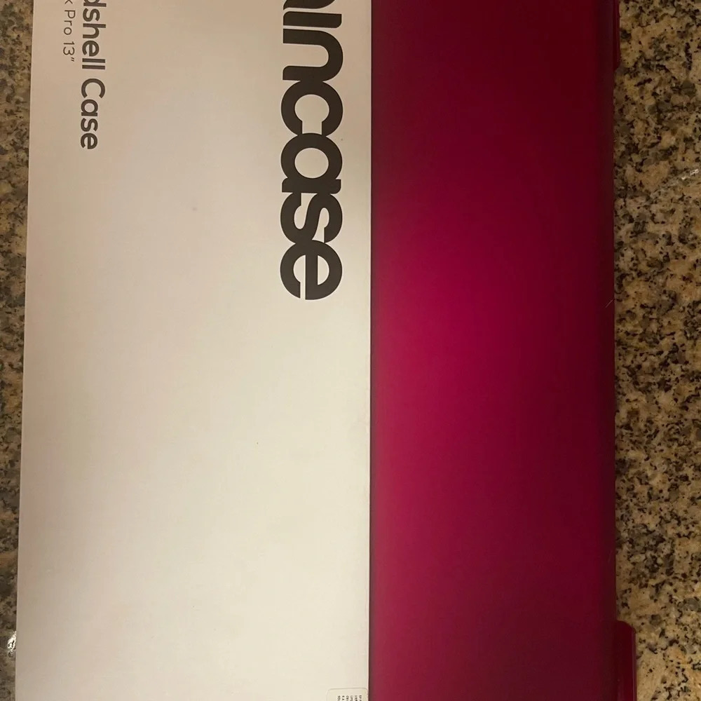 In case mac cover 13” - Picture 3 of 3